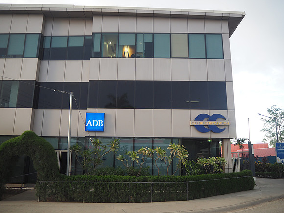 PA270080-adb