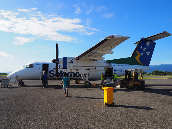 PA230015-dash-8-at-honiara