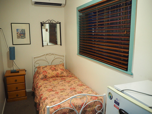 PA280039-hostel-room