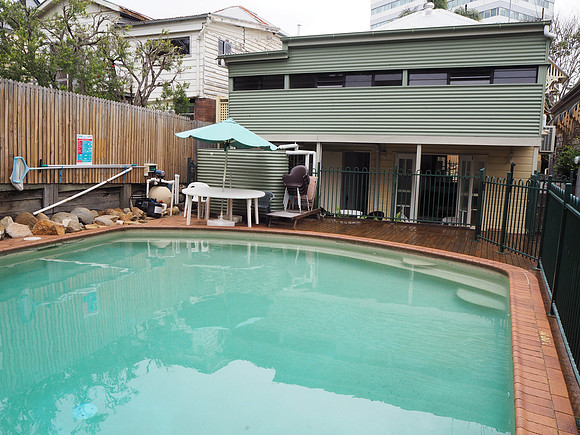 PA290036-hostel-pool
