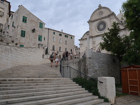 IMG_1333-stairs-to-st-james