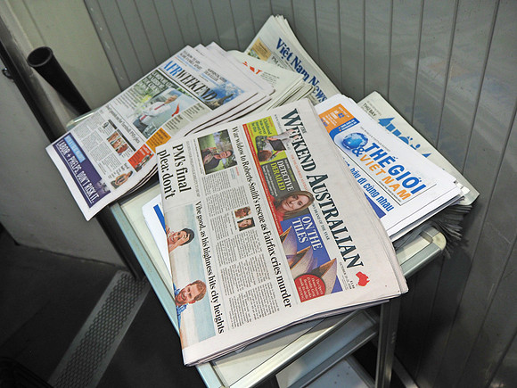 PA200010-newspapers