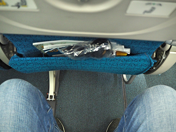 PA200015-economy-legroom