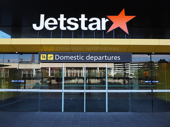 PB100003-jetstar-domestic-departures