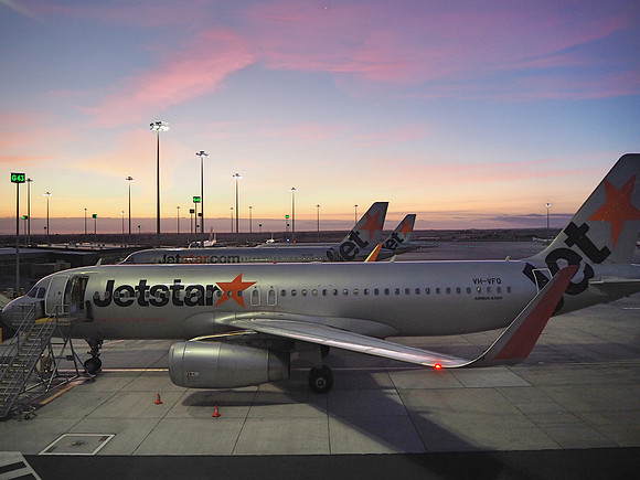 PB100015-jetstar-domestic