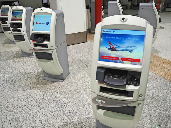 PB110029-qantas-kiosks