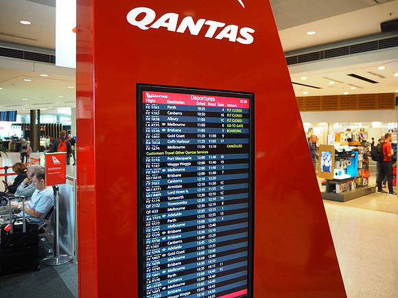 PA210032-qantas-domestic