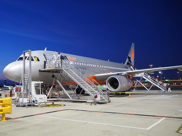 PB100016-jetstar-at-mel