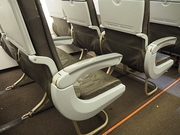 PB100017-seats