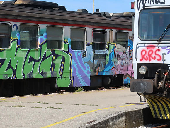 IMG_0688-graffiti-trains-at-pula