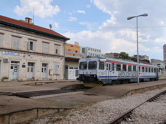 IMG_1369-train-at-sibenik