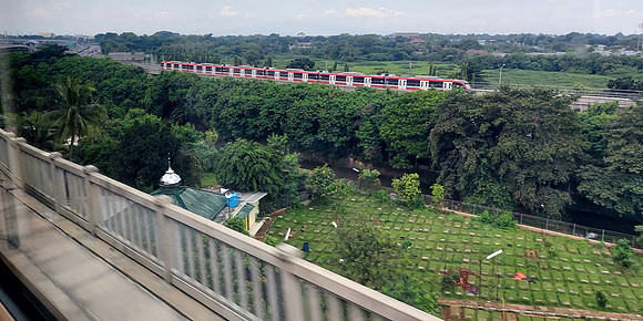 20240427_105646-jakarta-lrt