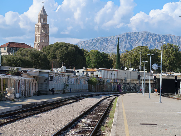 IMG_1470-cathedral-from-train-station