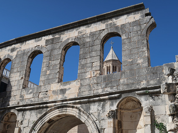 IMG_1612-cathedral-and-old-wall