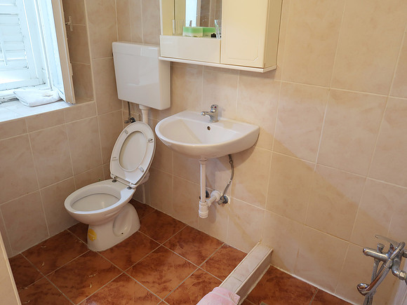 IMG_1675-apartmani-ana-leko-bathroom