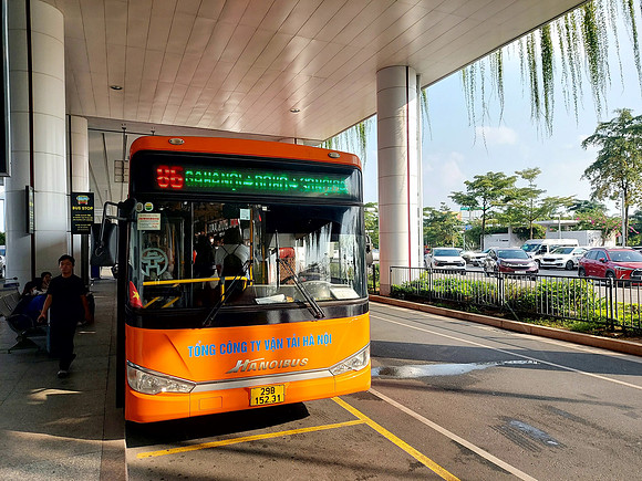 20231111_150659-86-airport-bus