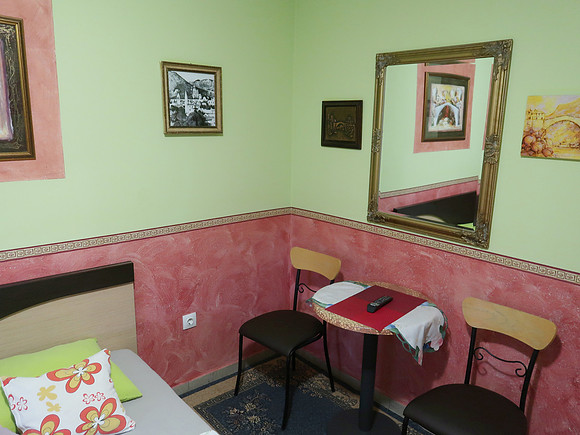 IMG_1835-villa-globus-room