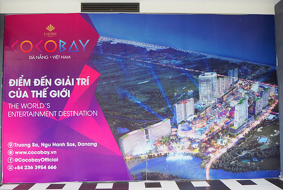PC120045-cocobay-advertisement