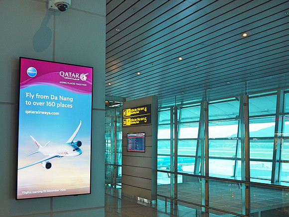 PC130011-qatar-advertising