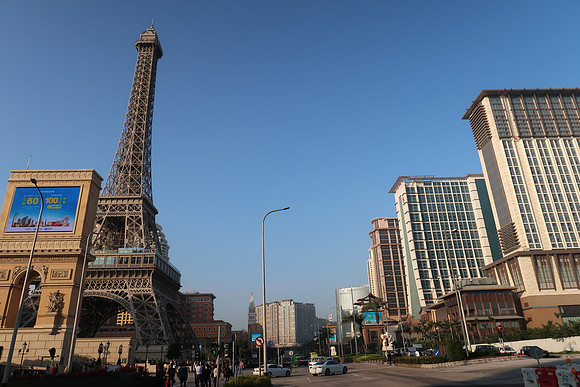 IMG_0407-cotai-eiffel-tower