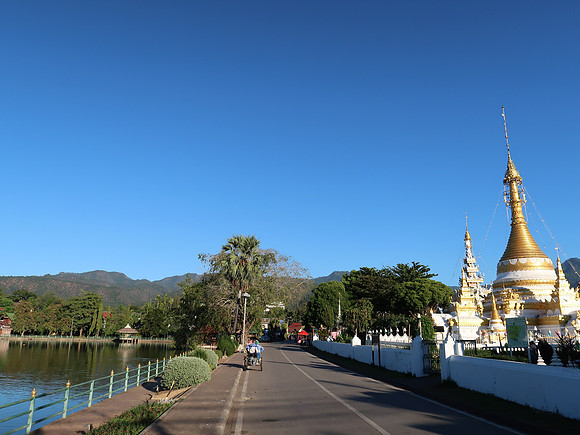 IMG_0655-wat-and-lake