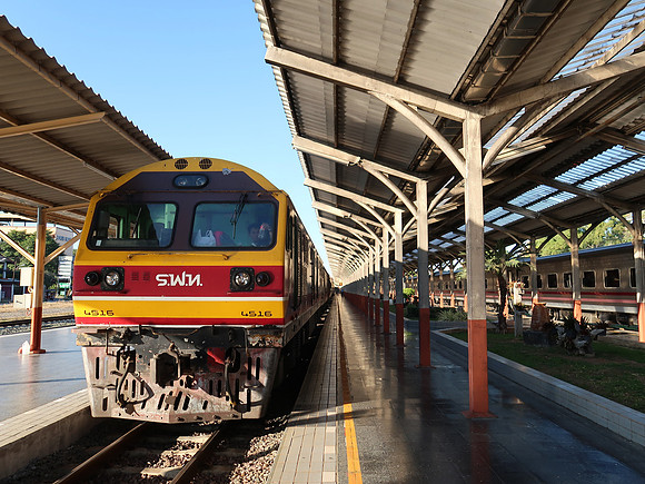 IMG_0831-train-at-chiang-mai