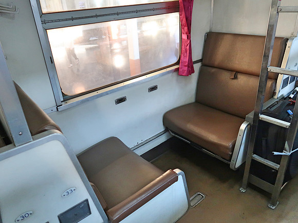 IMG_0838-sleeper-seats