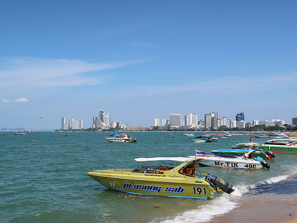 IMG_1141-beach-boats