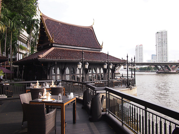 P8228214-river-restaurant