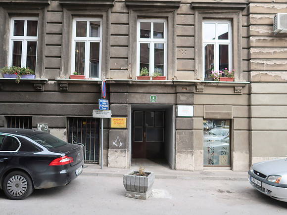 IMG_2112-apartment-entrance