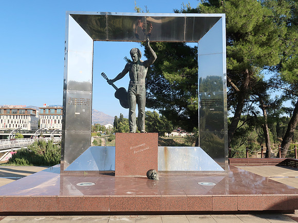 IMG_2423-vladimir-vysotsky-monument