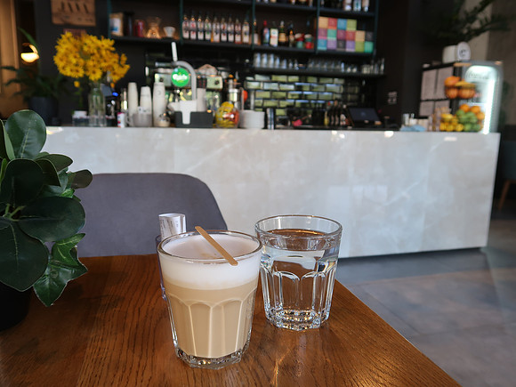 IMG_2516-cafeine-latte
