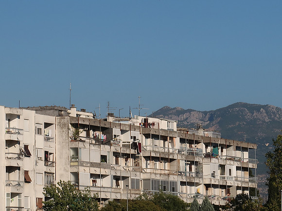 IMG_2716-old-apartments-and-mountain