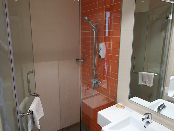 IMG_2528-cititel-bathroom