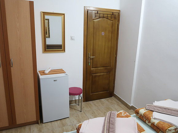 IMG_2834-apartment-room