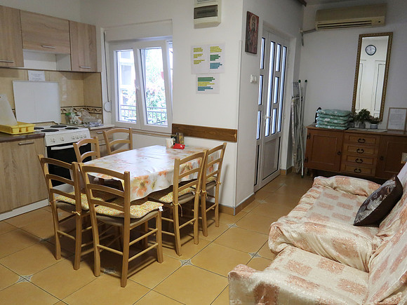 IMG_2978-apartment-kitchen