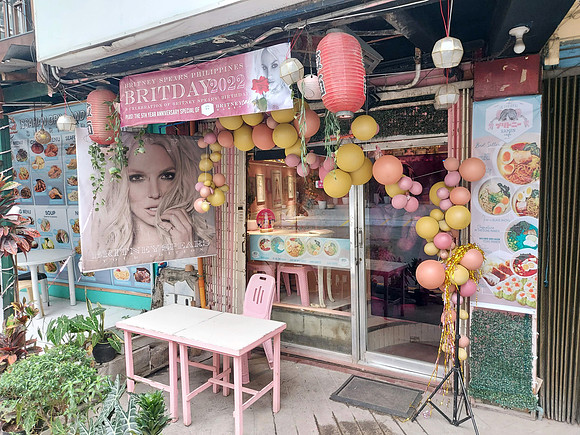 20221209_102527-britney-spears-cafe