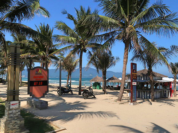 IMG_3265-my-an-beach