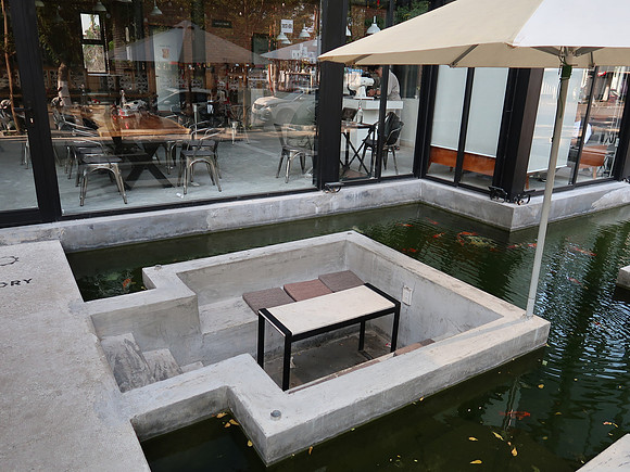 IMG_3386-43-factory-pond-seats