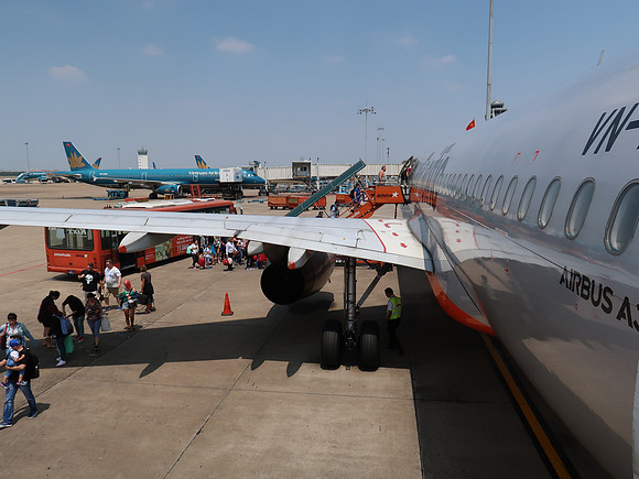 IMG_3228-boarding-sgn-to-dad