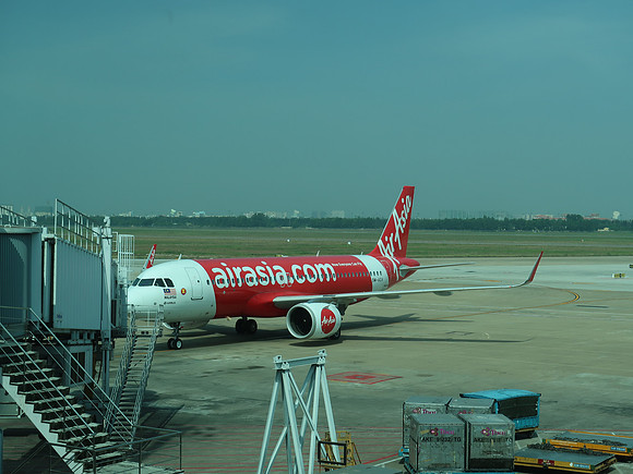 IMG_2081-airasia-kul-at-gate