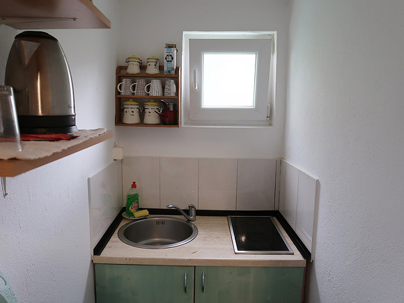IMG_2993-apartment-kitchen