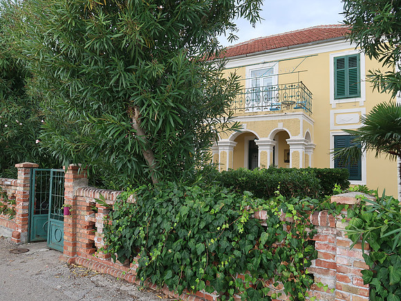 IMG_3040-house-grabic