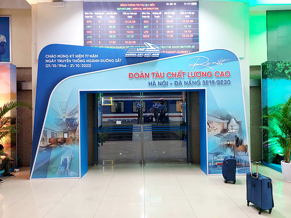 20231111_180037-se19-se20-advertising-hanoi