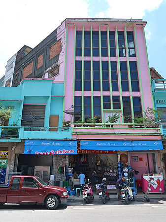 IMG_4202-pink-and-green-building