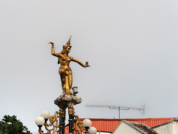 IMG_4214-thai-dancing-statue