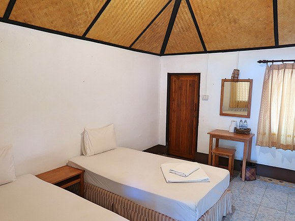 IMG_4296-beach-resort-bed
