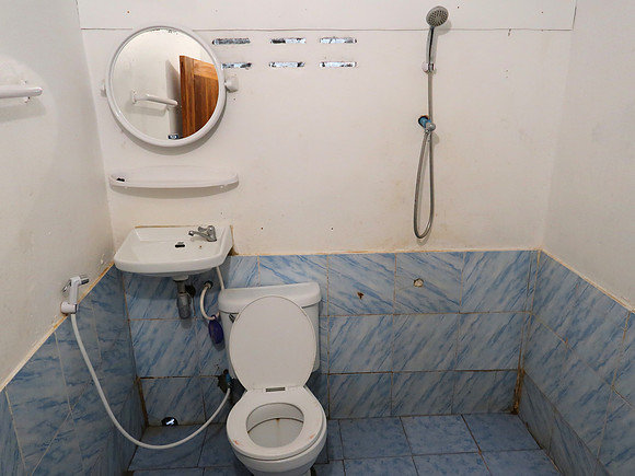 IMG_4298-beach-resort-bathroom