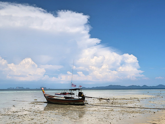 IMG_4360-boat-at-low-tide