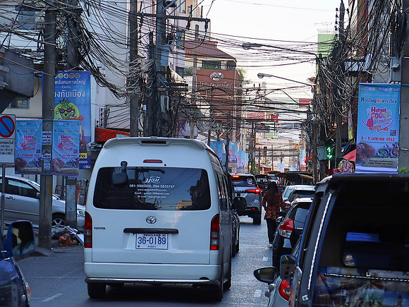 IMG_4472-traffic-and-wires